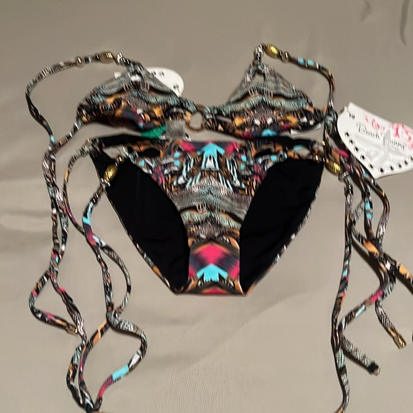 Beach bunny rare and collectible Urban jungle bikini set - Picture 2 of 5